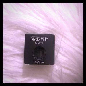 Younique eyeshadow pigment